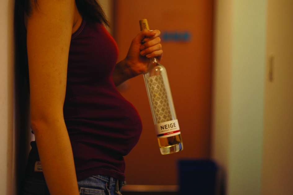 If research claims drinking alcohol while pregnant is relatively safe, can waiters refuse drinks to pregnant women? (Courtesy of Andrew Vargas/Wikimedia Commons)