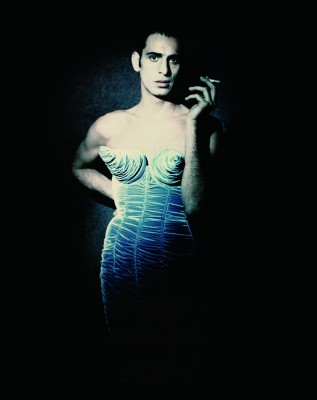 Tanel Bedrossiantz for Jean Paul Gaultier’s “Barbès” women’s ready-to-wear fall-winter collection of 1984–85 (Photograph by Paolo Roversi, photo courtesy of http://www.brooklynmuseum.org)
