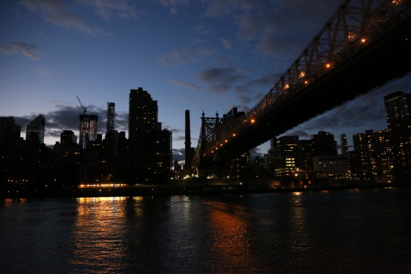 Daylight Savings is approaching as the Ed Koch-59th Street bridge is lit up in the early evening.  (PHOTO BY HANA KEININGHAM / THE OBSERVER)