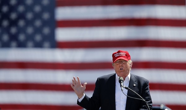 Republican presidential candidate Donald Trump speaks to supporters at a rally at Fountain Park in Fountain Hills, Ariz., on Saturday, March 19, 2016. Arizona holds its presidential primary on Tuesday. (Allen J. Schaben/ Los Angeles Times/TNS)