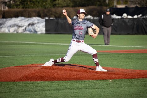 gabe karslo pitching at the game against sacred heart