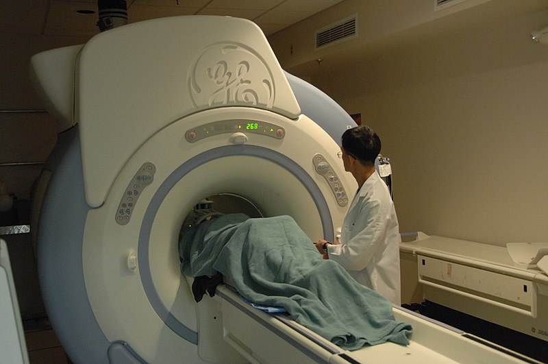 photo of mRI for an article about brain injury and incarceration