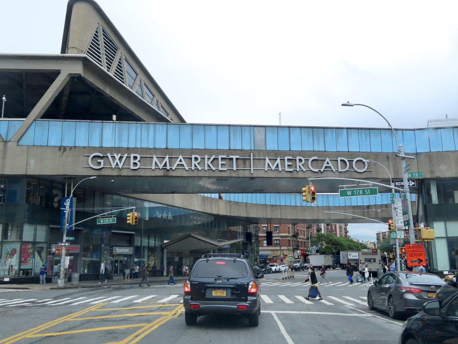 the George Washington bridge bus station, labeled with "mercado," designating a market inside