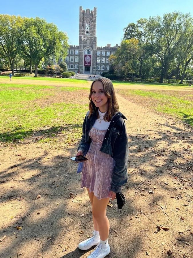 Ellie Kroznuski, GSBRH ’26, chose Fordham for its location in NYC and proximity to many entertainment industry icons like Broadway. 

