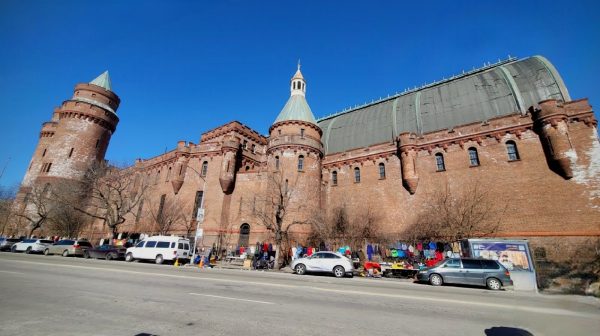 A local Bronx nonprofit organization plans to revive the abandoned Kingsbridge Armory.
